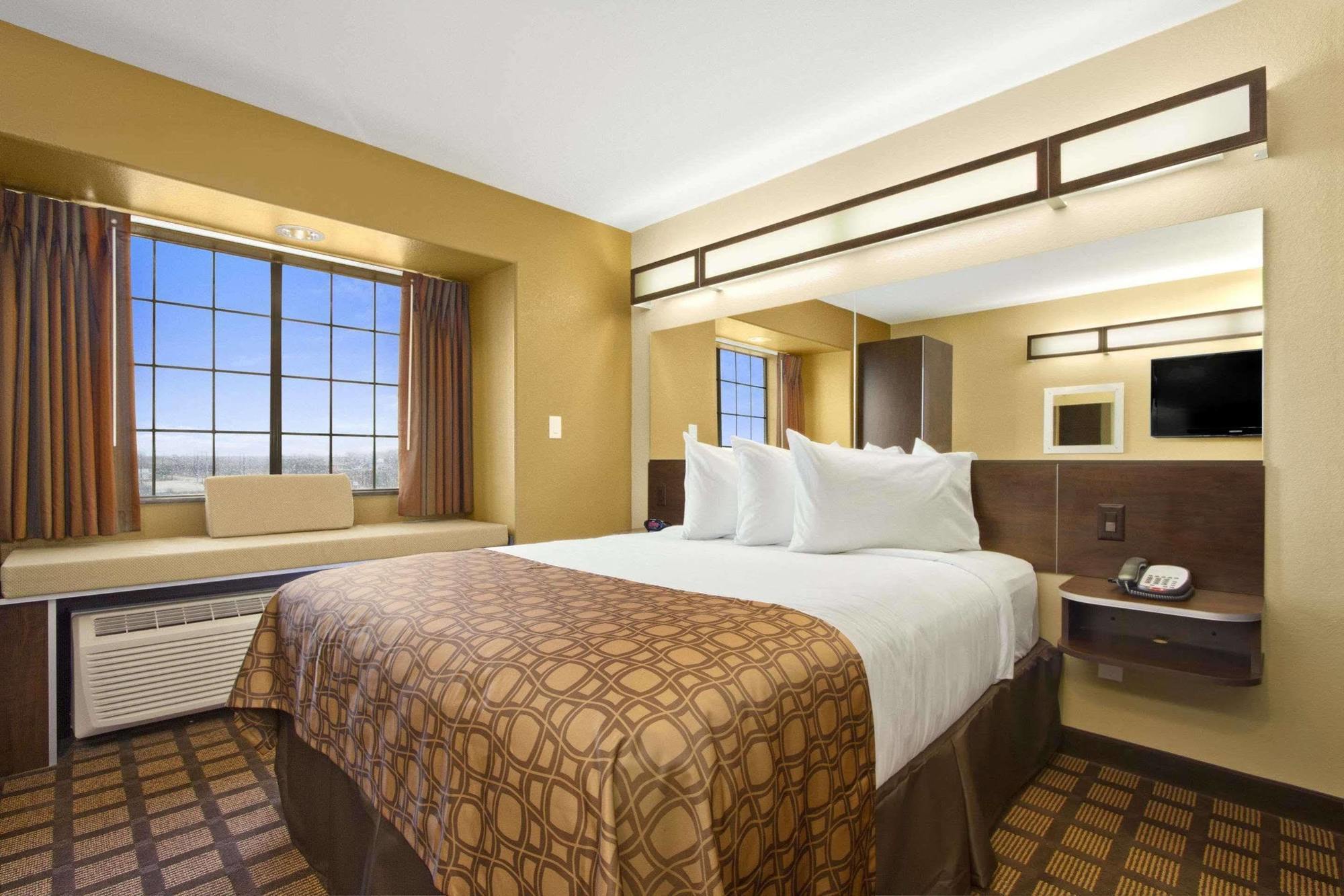 Microtel & By Wyndham Hotel